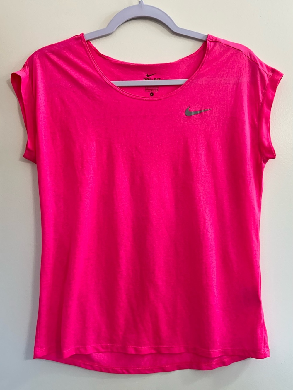 Nike Dri-FIT | Hot Pink Short Sleeve Performance Top Size L